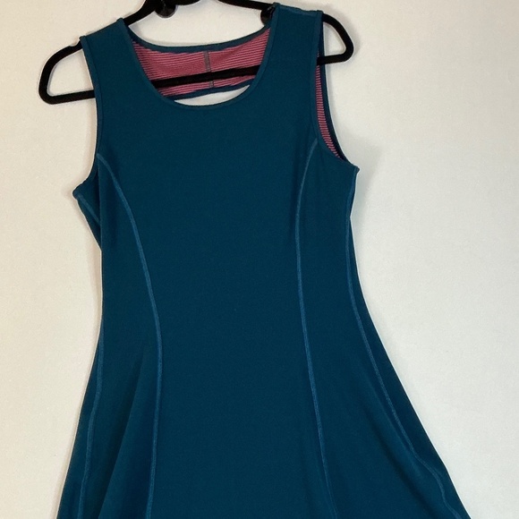 Title nine Dresses & Skirts - Title Nine Teal Pink stripped reversible athletic dress size M